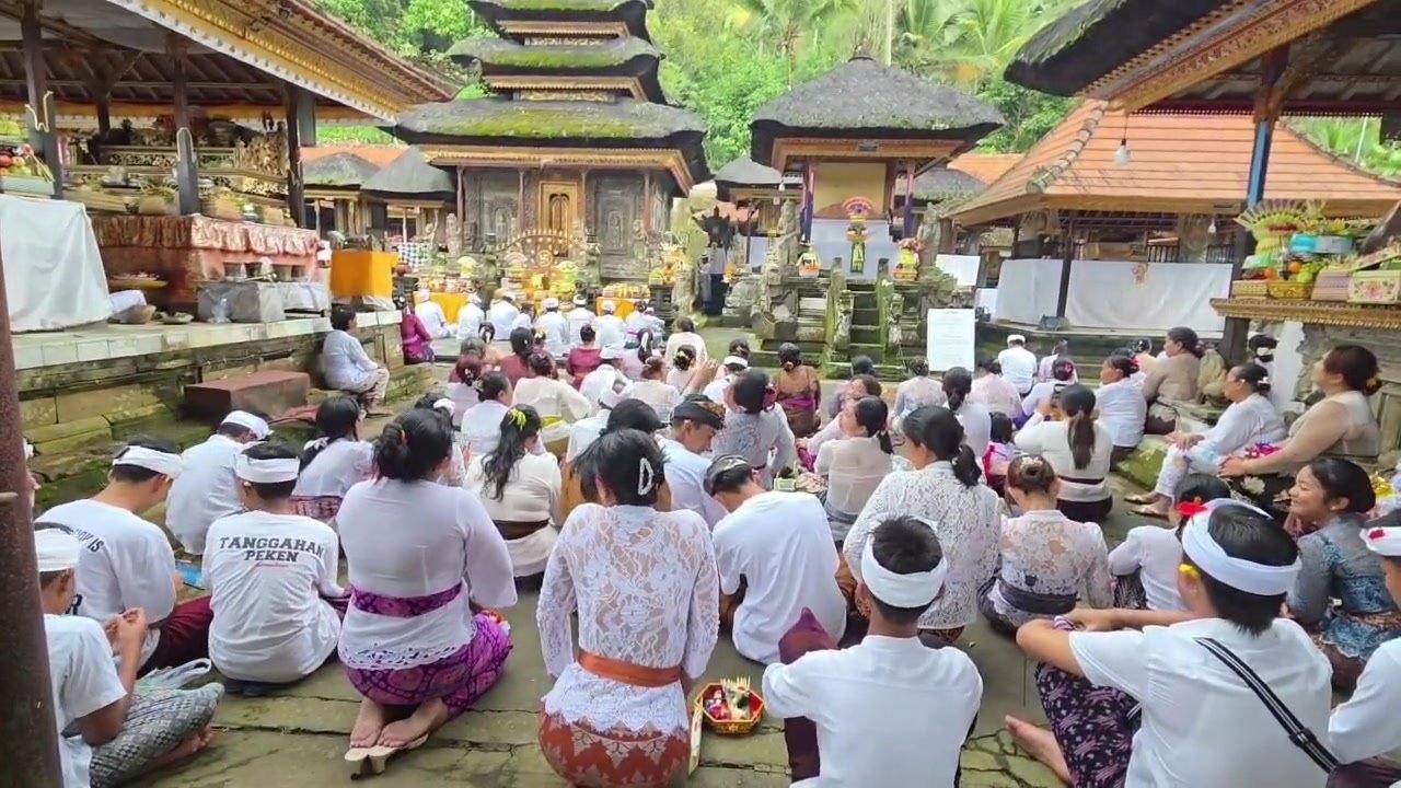 Odalan temple ceremony at Pura Kehen on the Kintamani, Tirta Empul and Penglipuran Village Tour - Bali Signature Tours